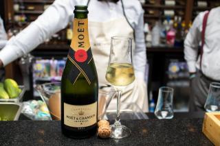 Rosé-Champagner Trinktemperatur: 8 bis 12 Grad richtig kühlen