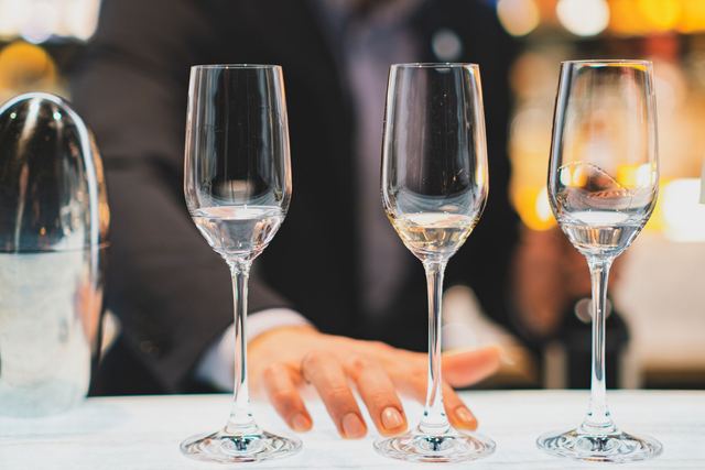 Rosé-Champagner verkosten: so beurteilen Sie Farbe, Aroma und Abgang Rosé-Champagner verkosten: so beurteilen Sie Farbe, Aroma und Abgang